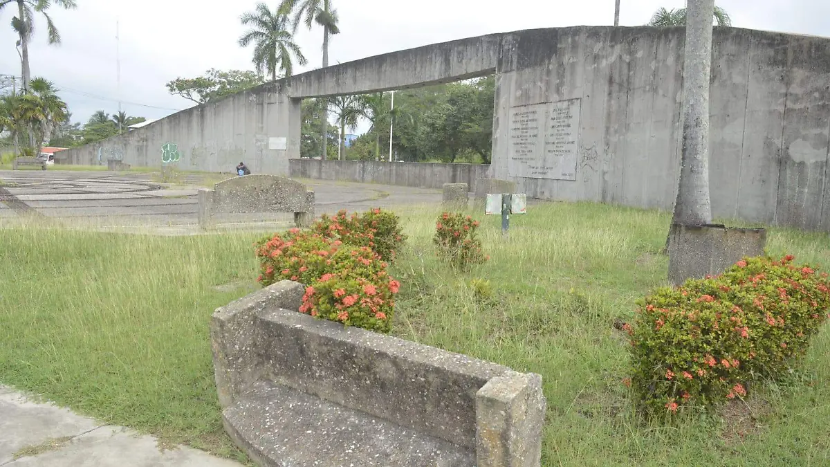 Tiene Tabasco plazas cívicas en decadencia