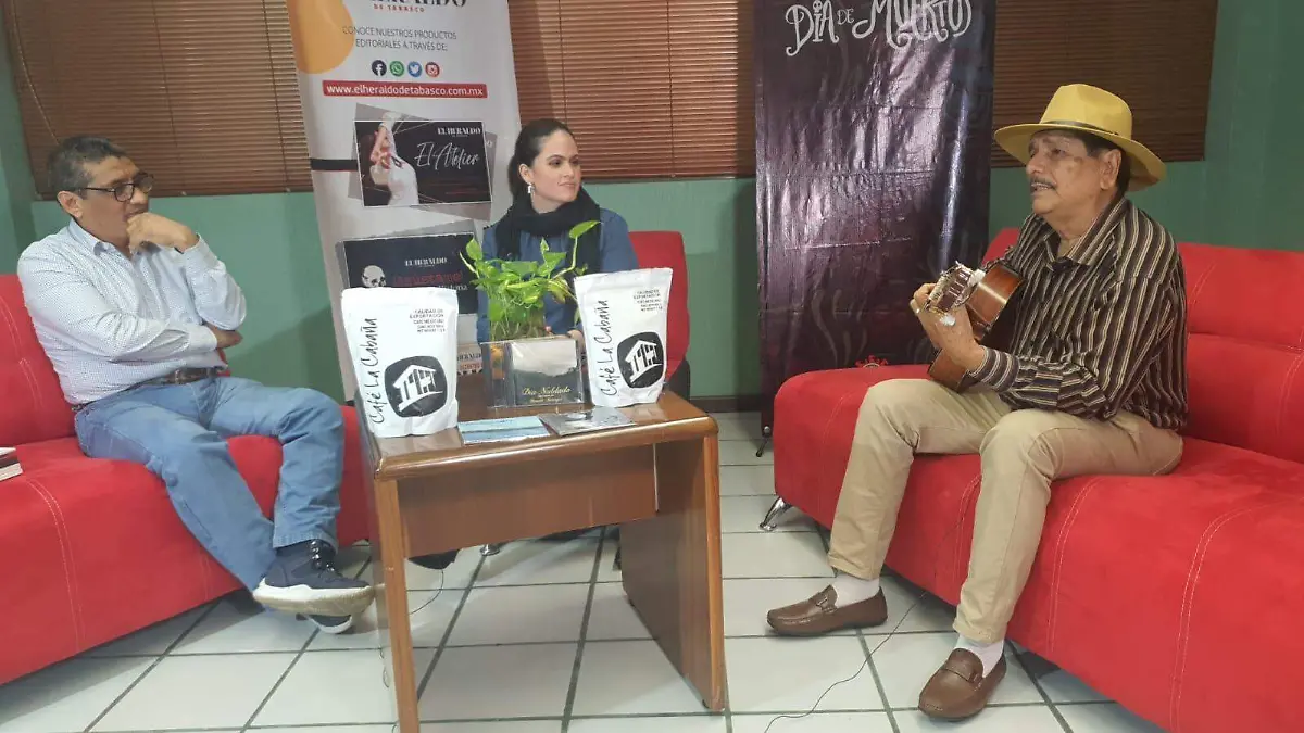 Trova y letras engalanaron a El Atelier