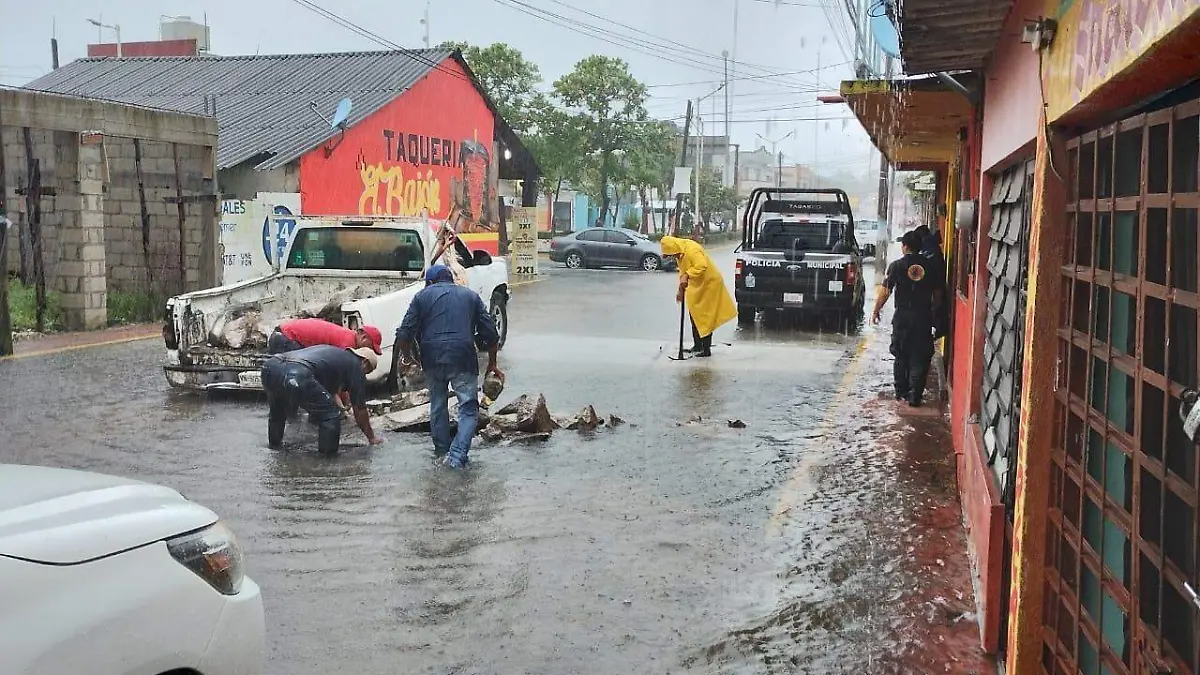 Cárcamos operando pero Villahermosa y Nacajuca continúan anegadas