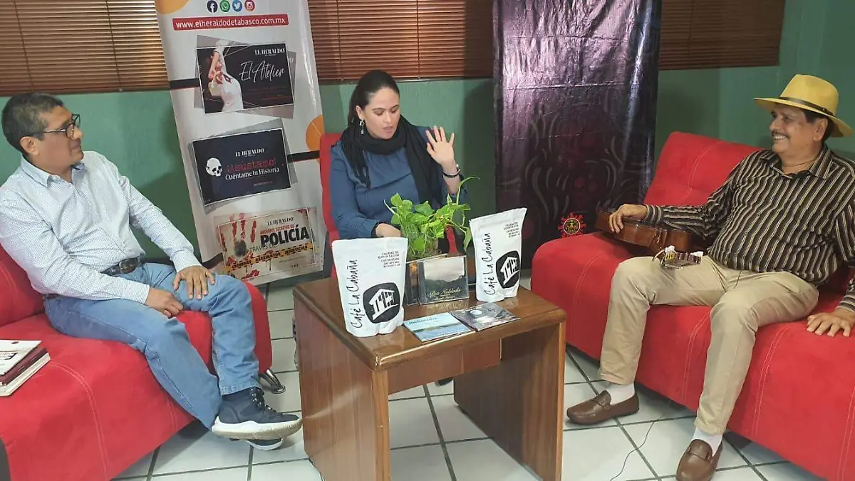 Trova y letras engalanaron a El Atelier