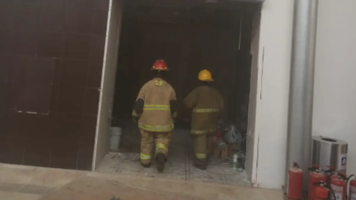 Controlan conato de incendio en Plaza las Américas