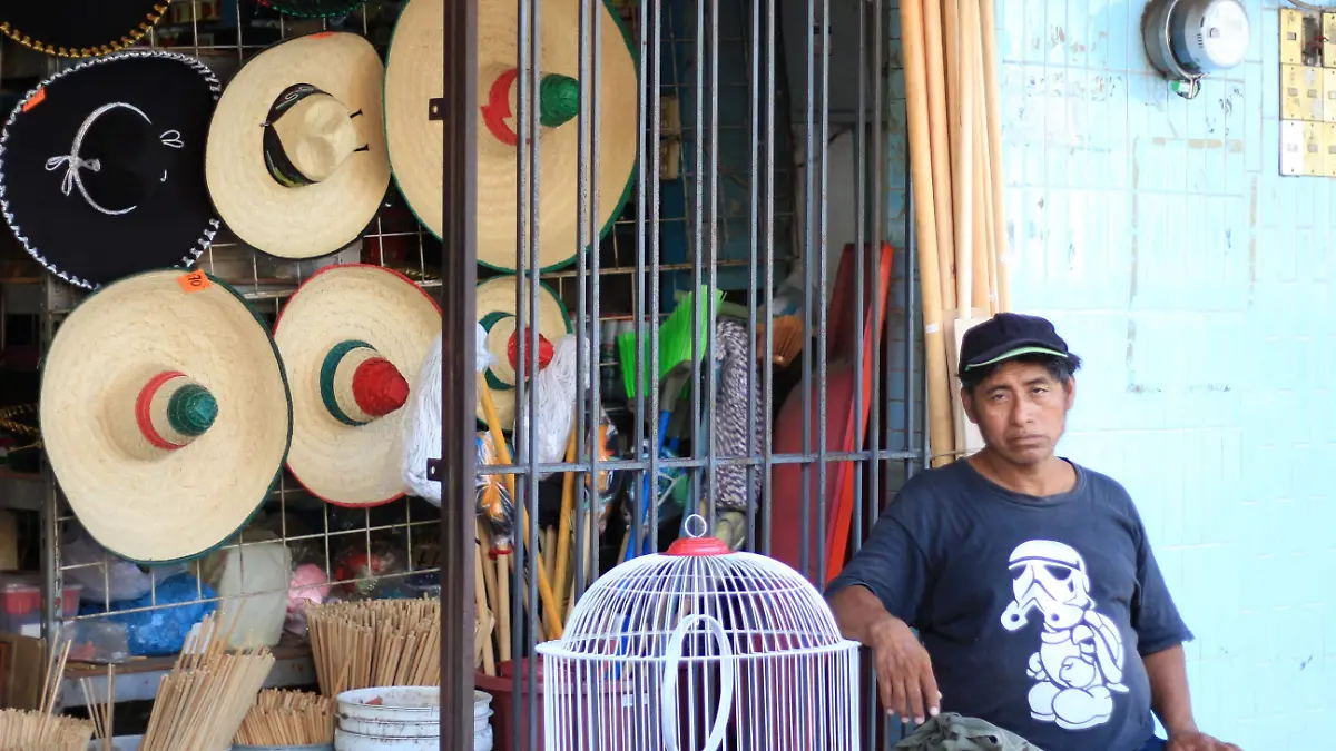 EMPIEZAN VENTAS DE ARTICULOS PATRIOS-IVAN SANCHEZ