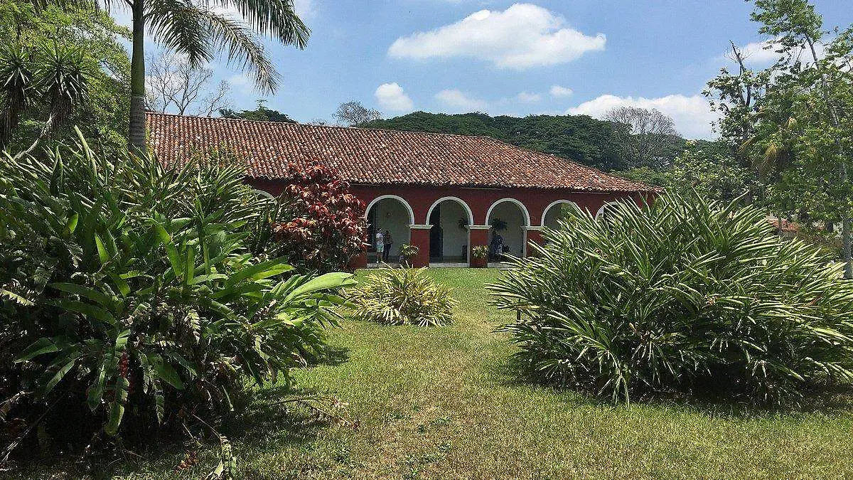 e475dcf0-3ab1-453a-bf69-bf16c713d215