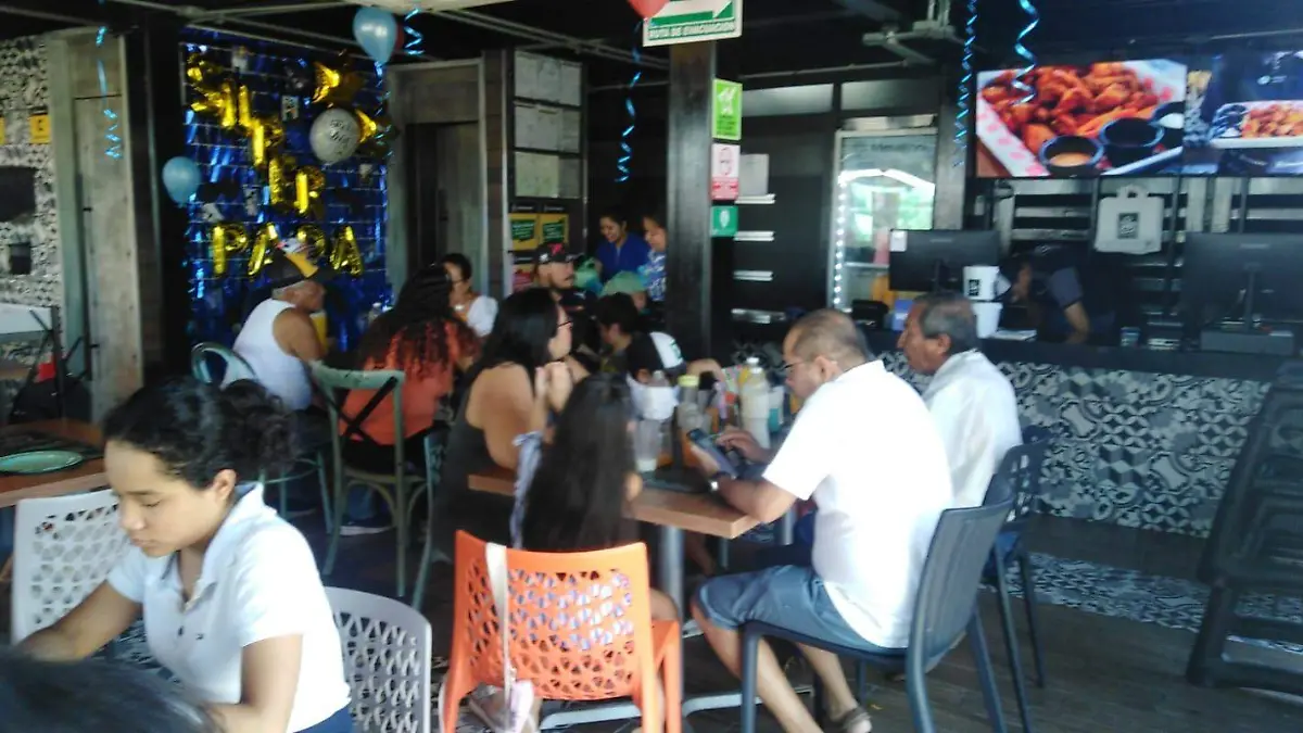 Pese al calor tabasqueños festejan el Día del Padre