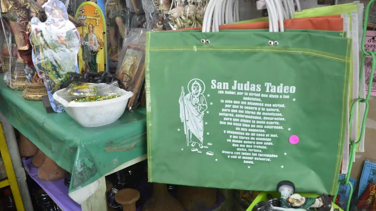 Productos de San Judas Tadeo comienzan a invadir los escaparates