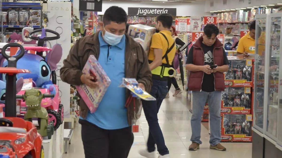 Tabasqueños realizan compras de última hora para Navidad