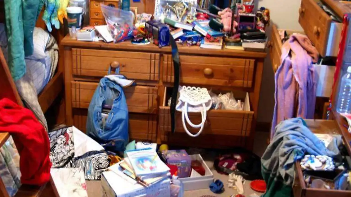 cuarto desordenado