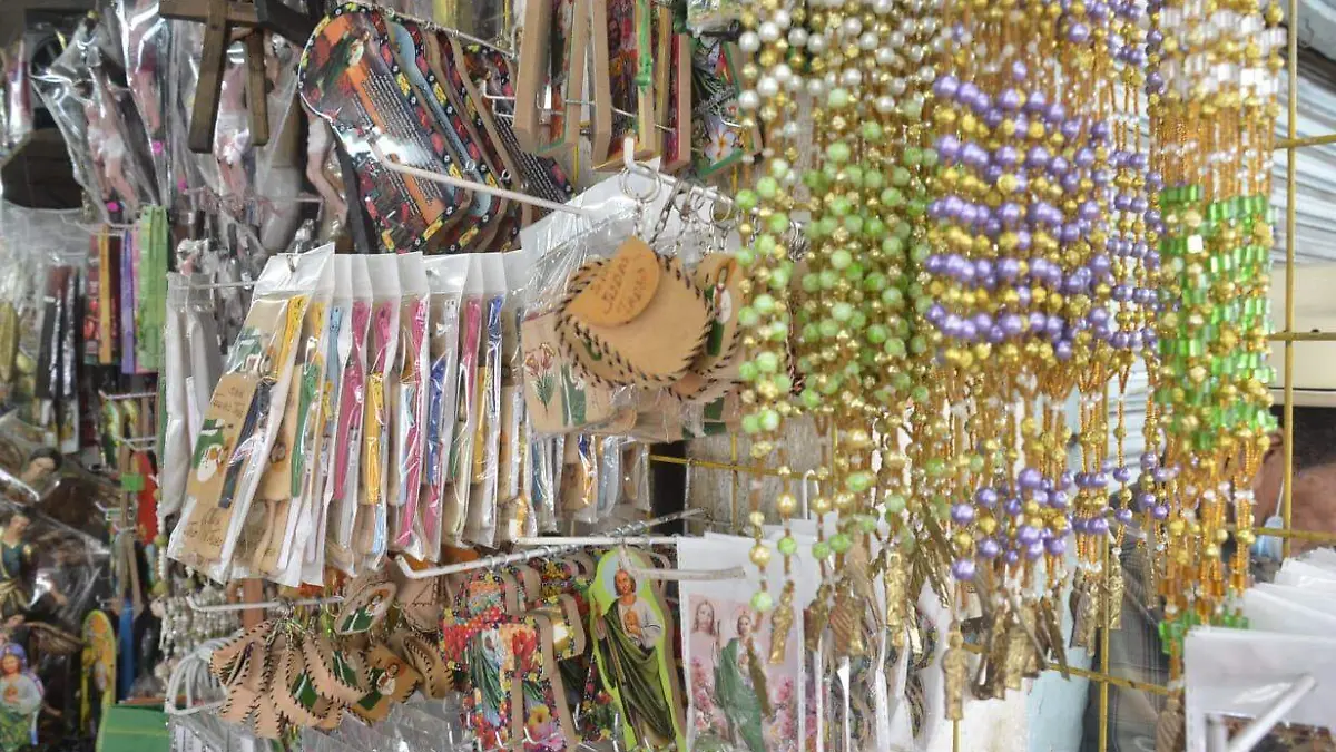 Productos de San Judas Tadeo comienzan a invadir los escaparates