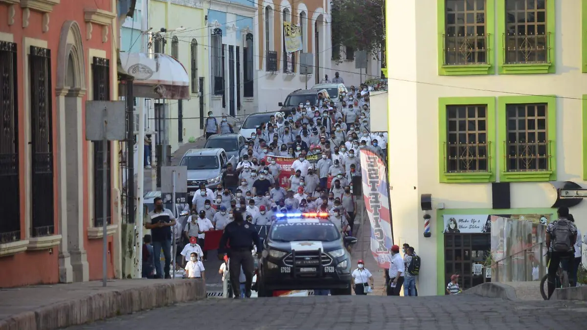 8b3640f6-3d8f-4047-b6c8-c33d49095d0a