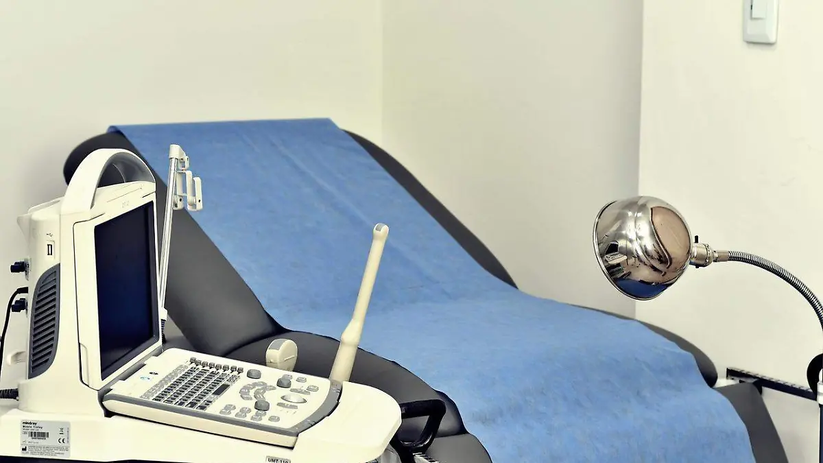 gynecologist-g93a94cb58_1280