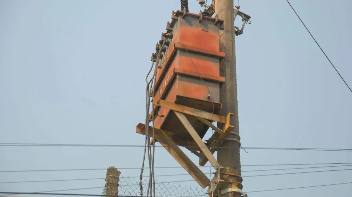 Dispara calor problemas de CFE en Tabasco