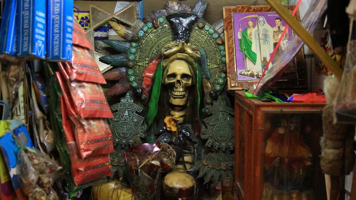 Tabasqueños compran productos esotéricos para los rituales de fin de año
