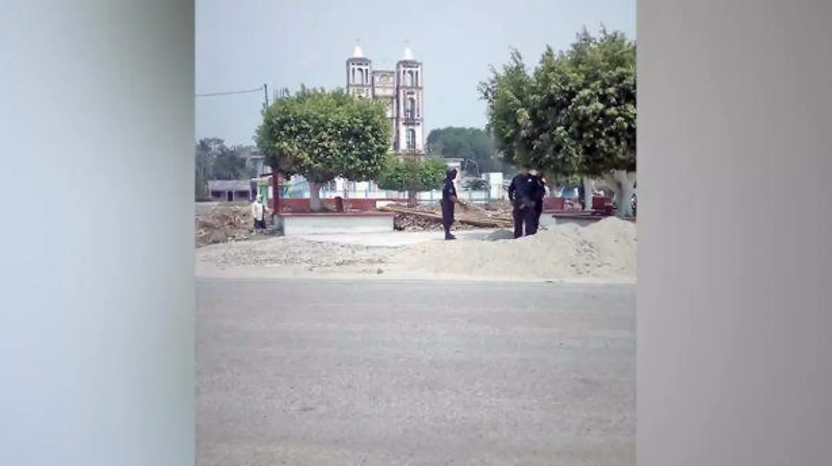 Persisten-manifestantes-en-el-pozo-Cibix-1