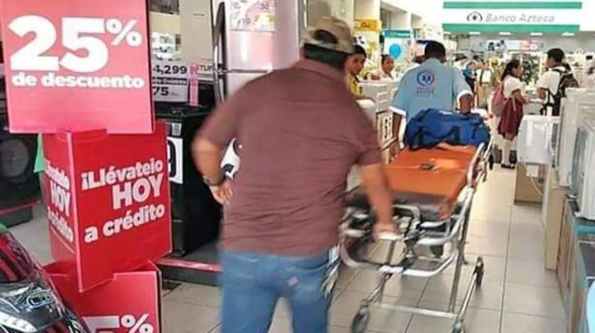 Sufre-desmayo-por-golpe-de-calor