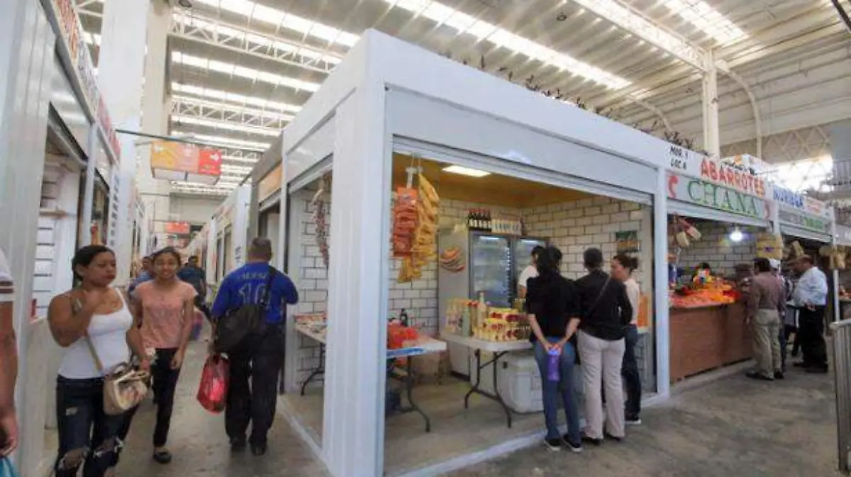 VENTA-DE-PAVOS-EN-EL-MERCADO-IVAN-SANCHEZ-(4)