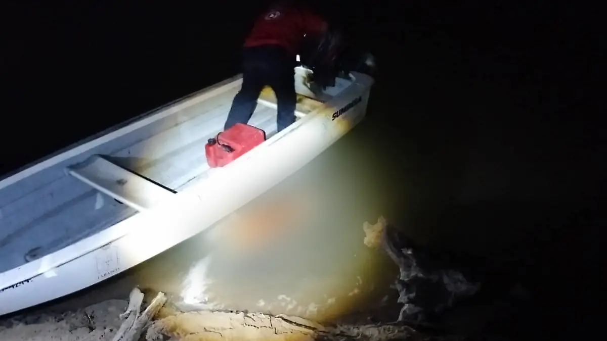 rescate de cuerpo dentro del río