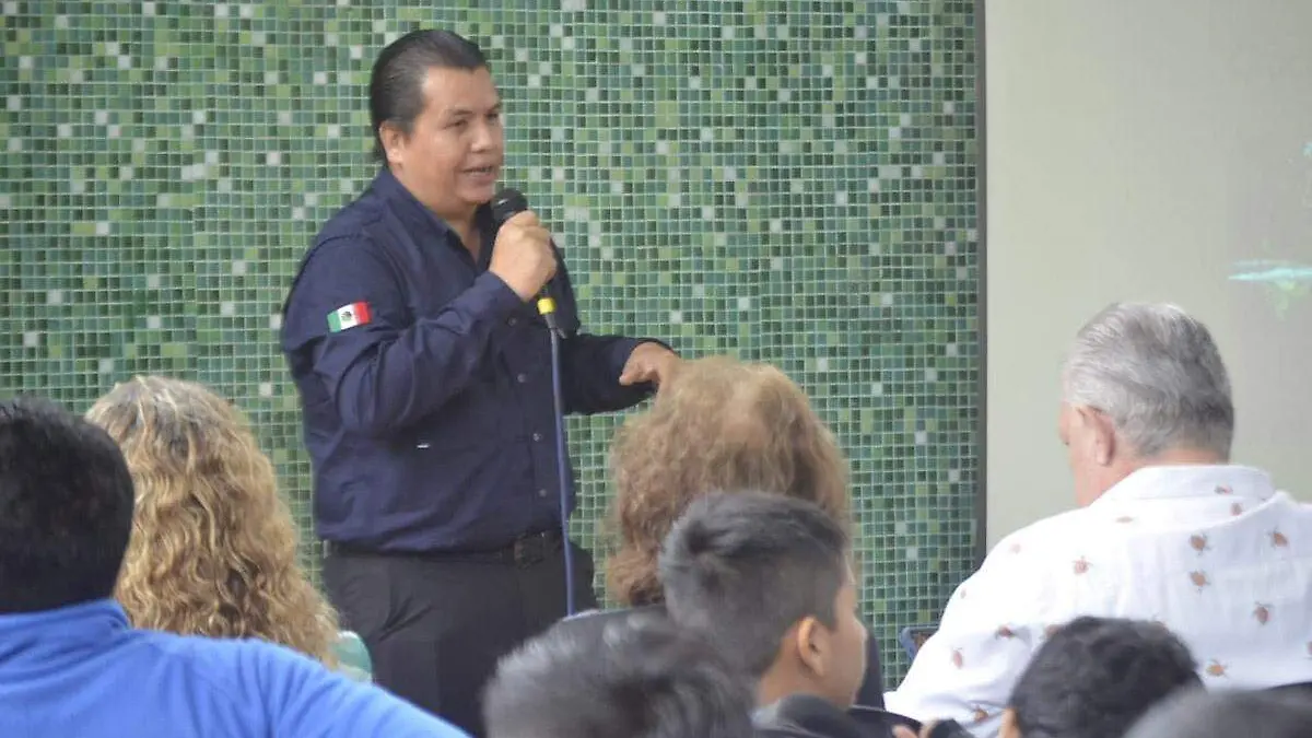 Paillón-Conferencia-Ecólogo -José-Gómez