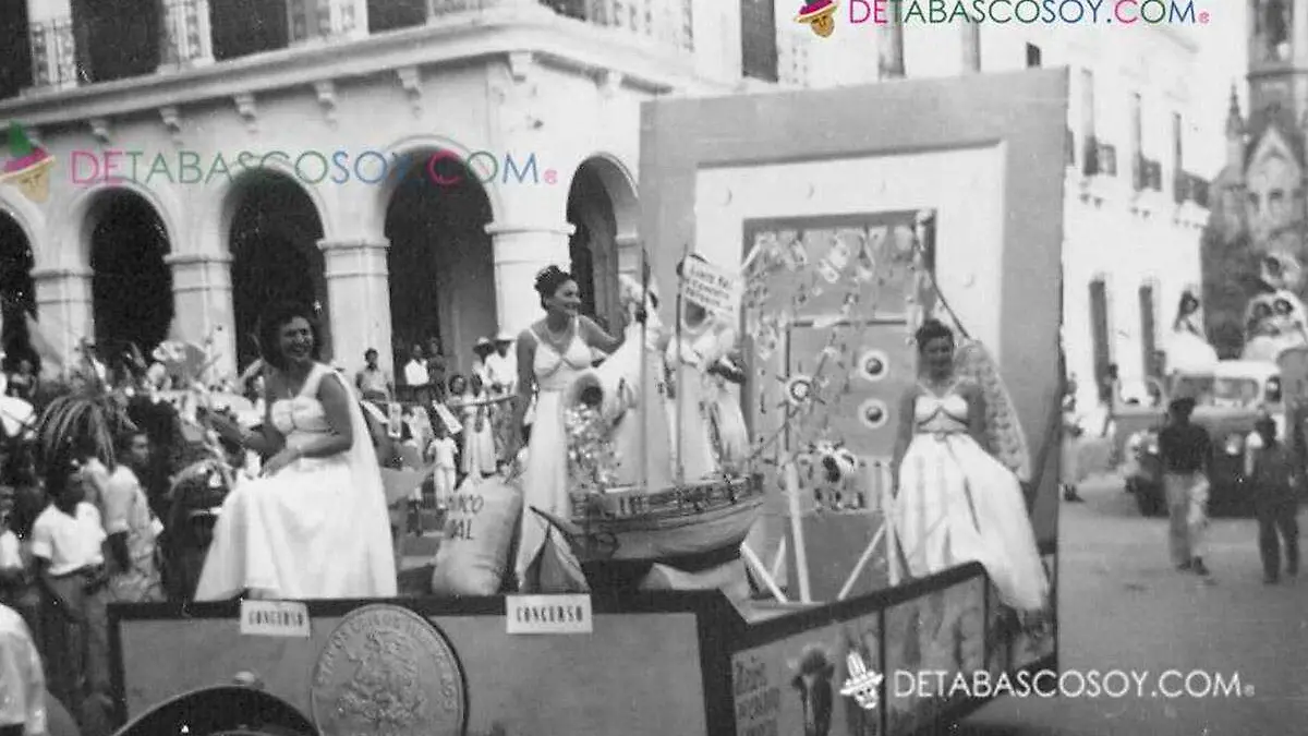 Carnaval-Desfile-Reinas-Del-Carnaval