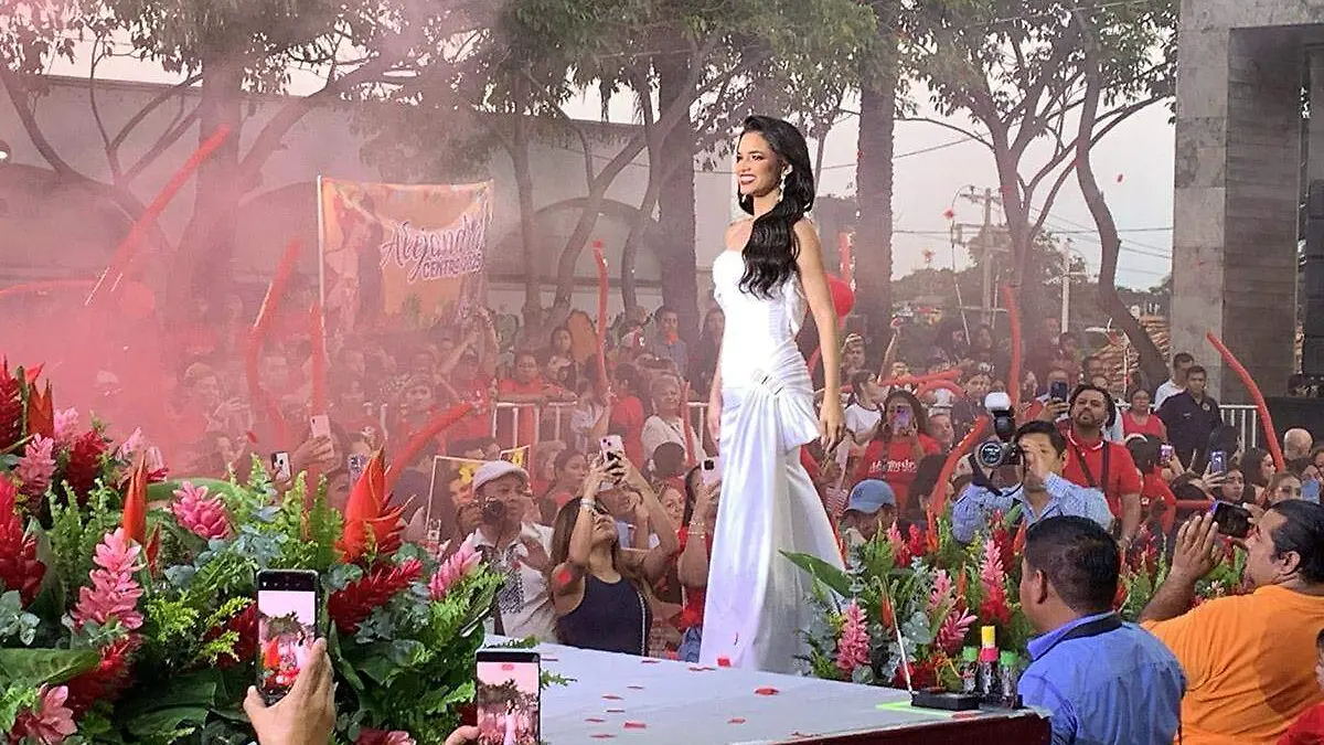 Presentan-En-La-Pasarela