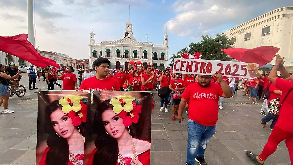 Presentan-Porras-En-Plaza-De-Armas