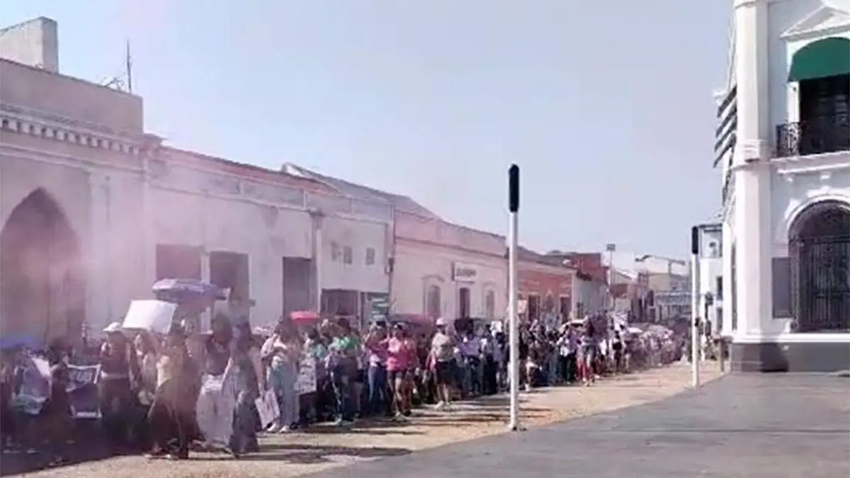 Colectivos-En-Plaza-De-Armas