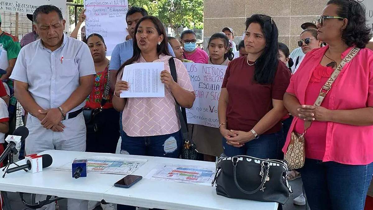 Padres-Se-Manifiestan