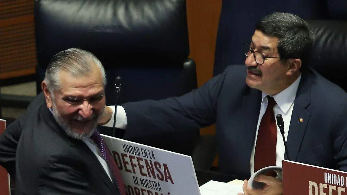 Senado respalda a Javier Corral tras riña en aeropuerto