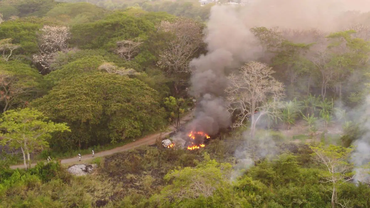 vehiculo incendiado