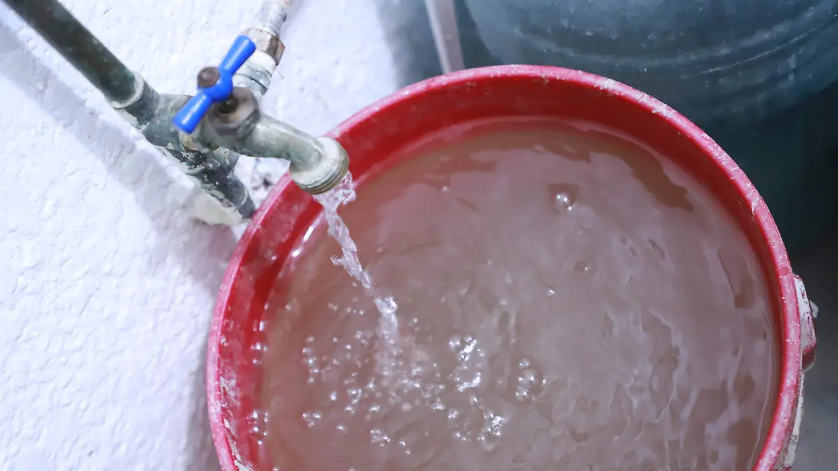 AGUA POTABLE AGUA SUCIA FALTA DEL VITAL LIQUIDO-IVAN SANCHEZ (8)