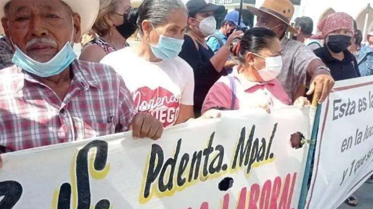 Trabajadores.Exigiendo-Pago-De-Laudos