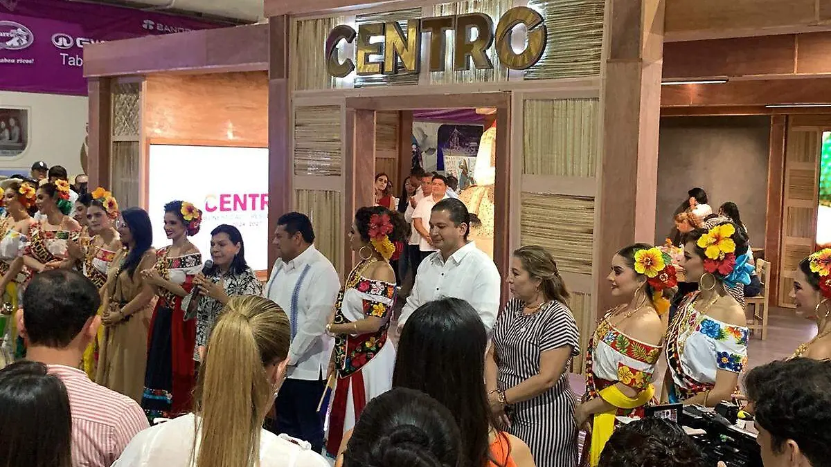 Inauguración-Stand-Centro-Yolanda-Osuna copia