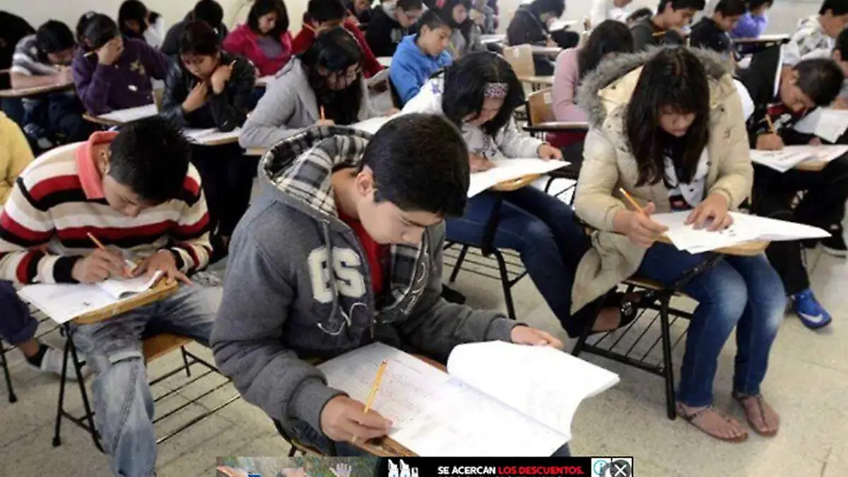 Estudianrtes-En-Examen