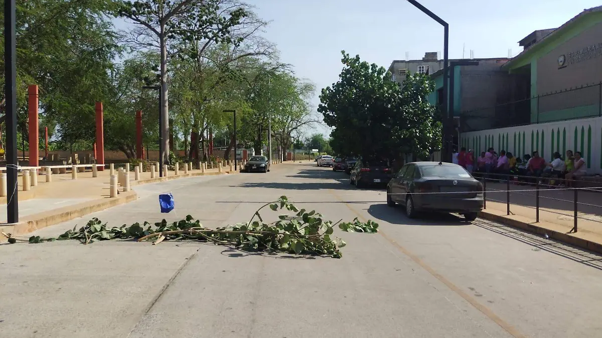 bloqueo padres de familia malecon