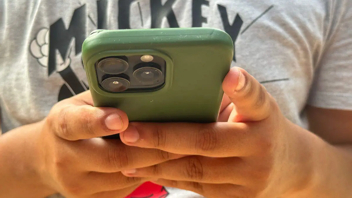 celular telefono redes sociales