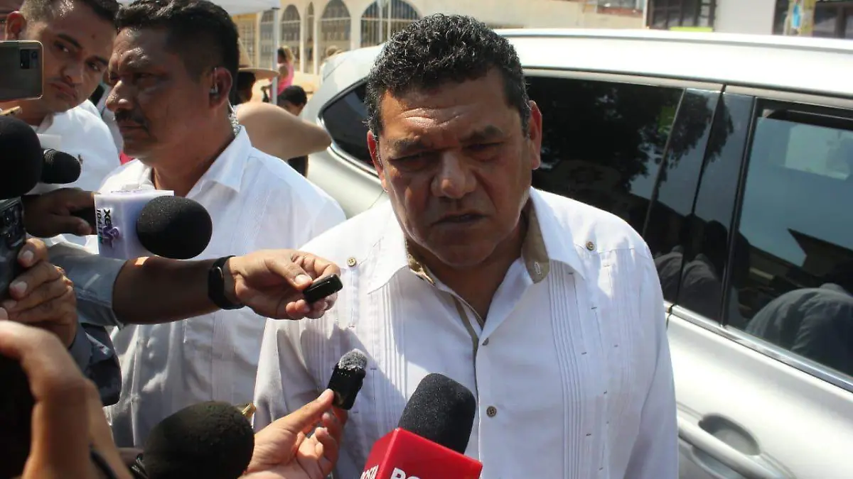 Javier May, julio