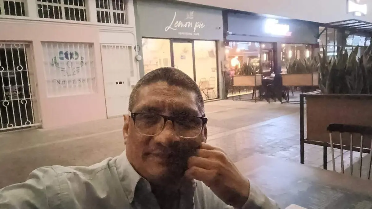 Escritor-Edmundo-Juárez copia