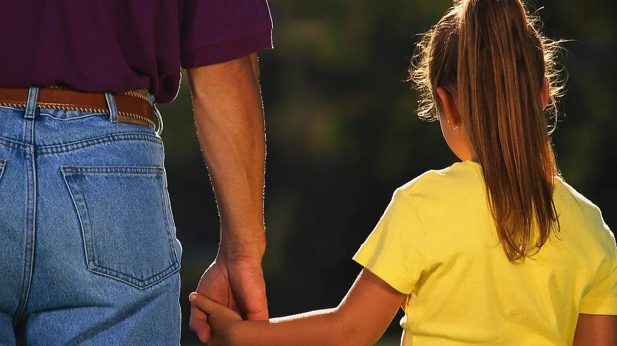 paadre e hija