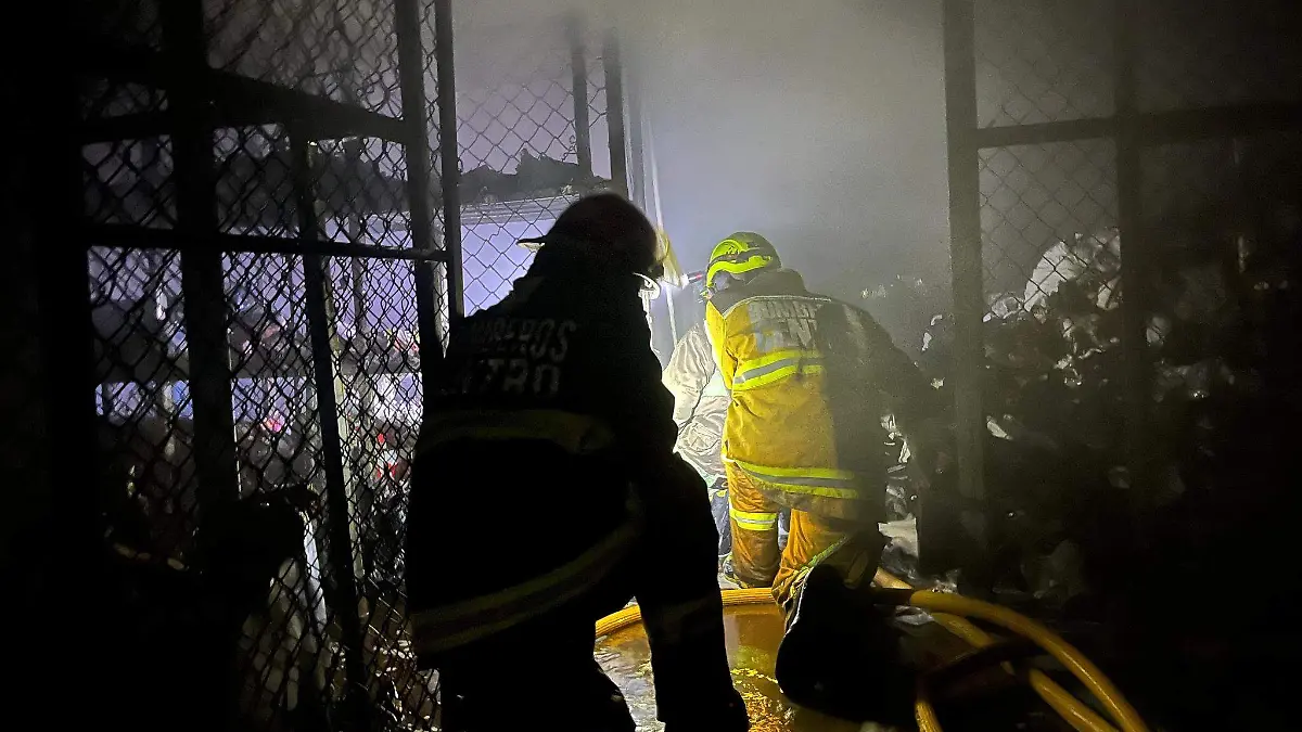Enfriamiento en incendio Bodega