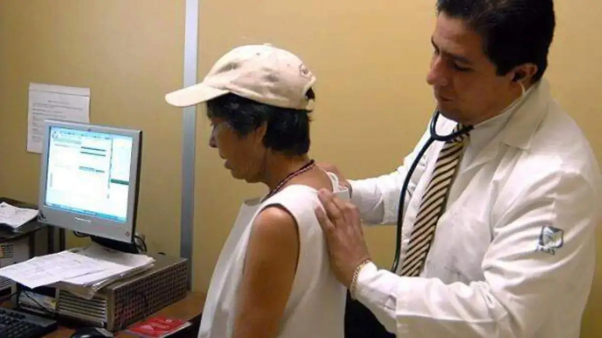 Persona-En-Chequeo-Médico