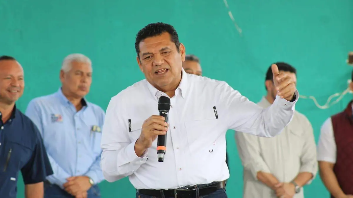 Javier May enero 2026