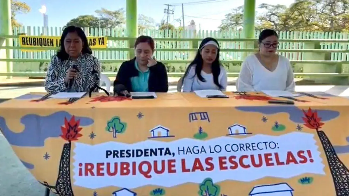 Escuelas refinería dos bocas paraíso reubicación