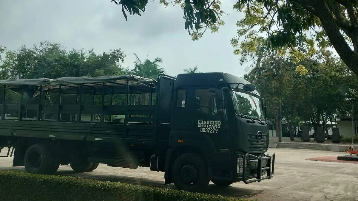 Vehículo-Militar-Estacionado