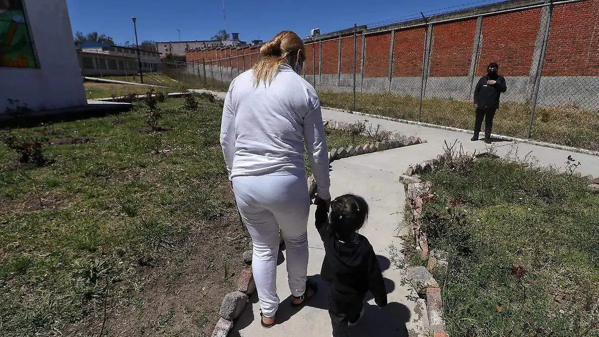 madre niña prision