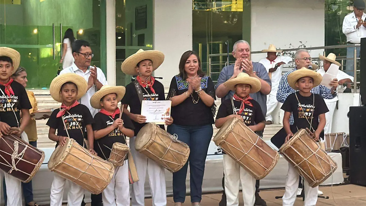 tamborileros vivian fghfgh.jpeg