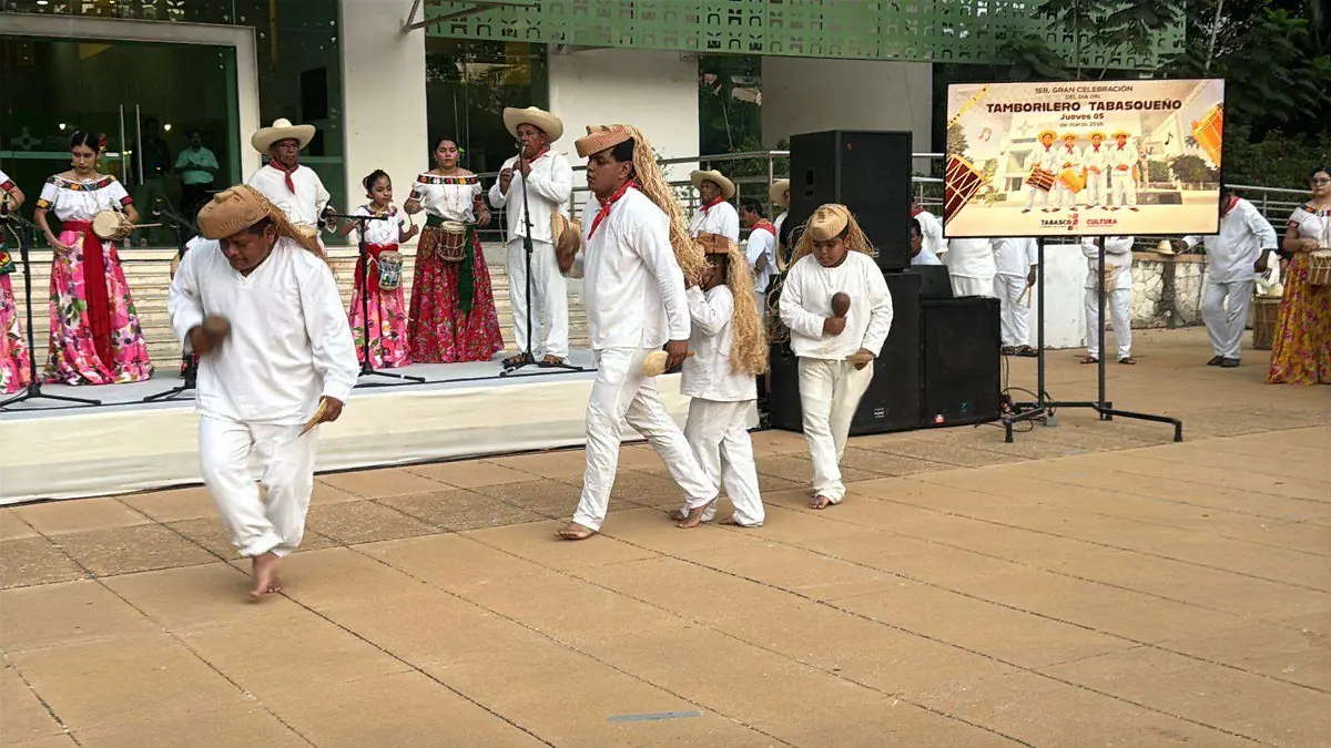 tamborileros vivian g.jpeg