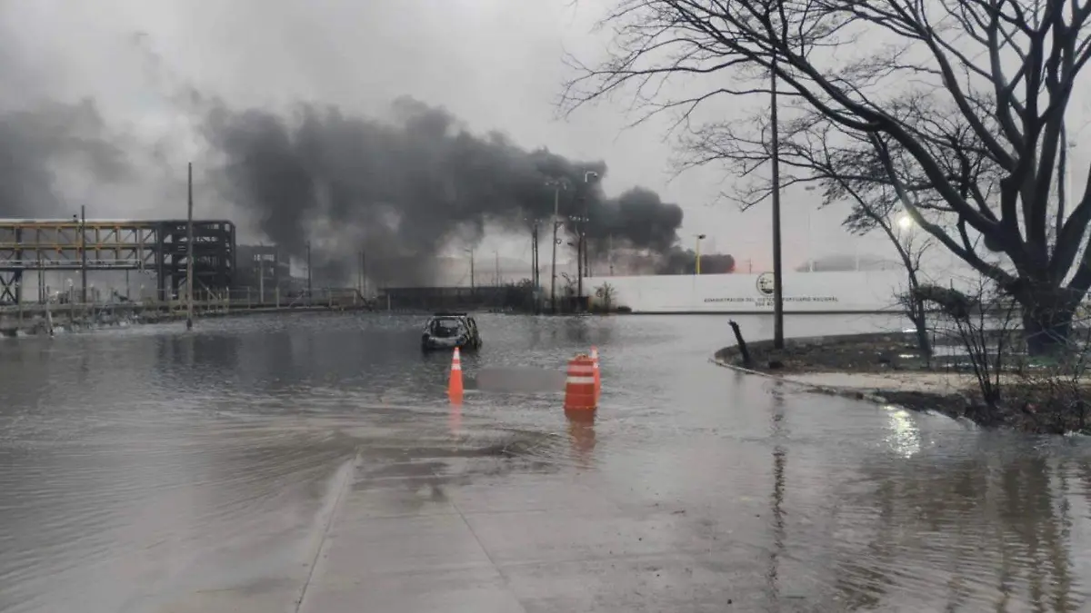 explosion refinería