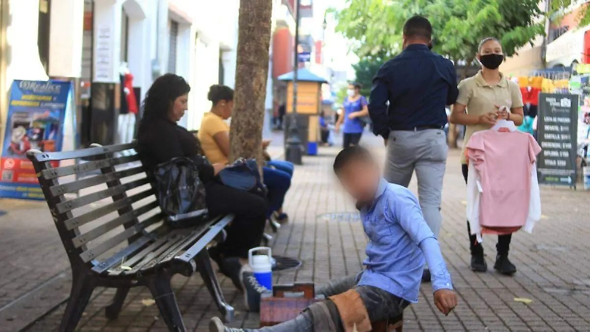 niño trabajando