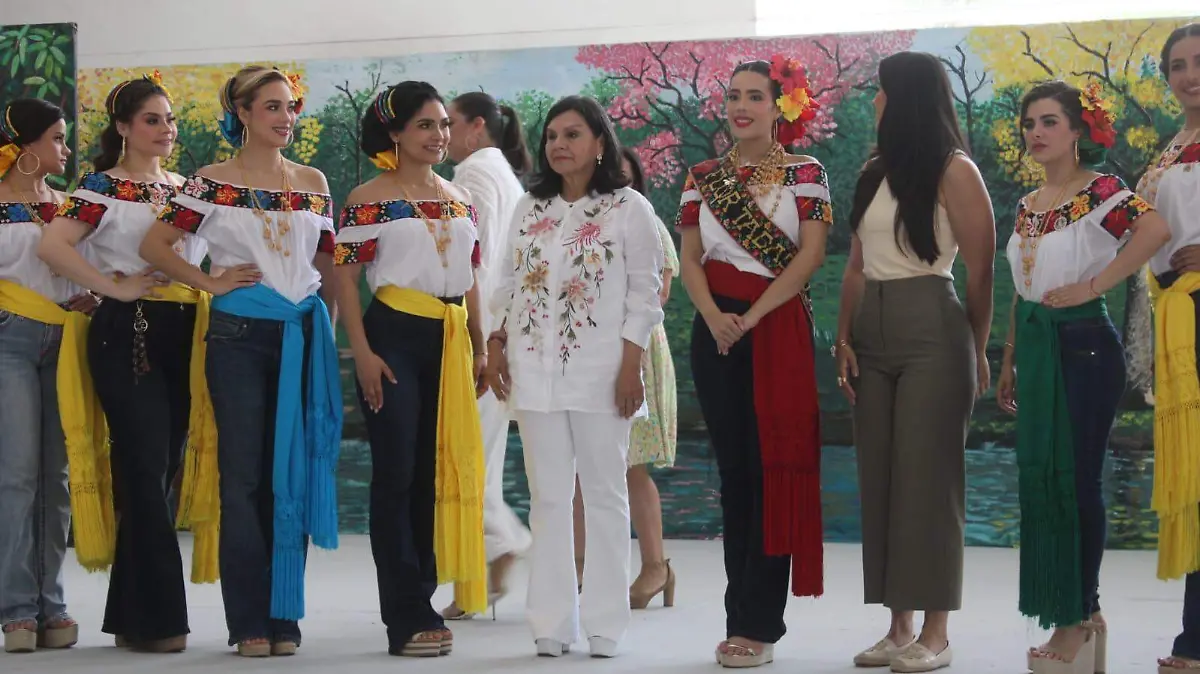 las 17 aspirantes al título de Flor Tabasco 2026 (4)