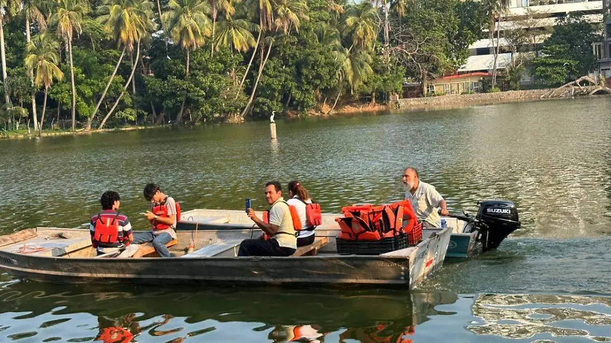 Estudiantes_de-La-UJAT-En-Laguna-De-Las-Ilusiones