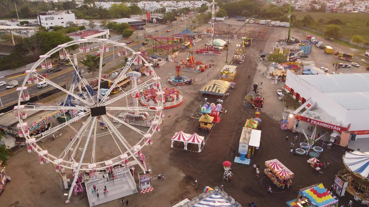 JUEGOS MECANICOS FERIA TABASCO-JAVIER CHAVEZ (11)